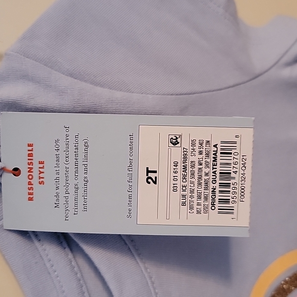 1 T shirt 1 long sleeve shirt and 1 sweater  bundle - Picture 5 of 12